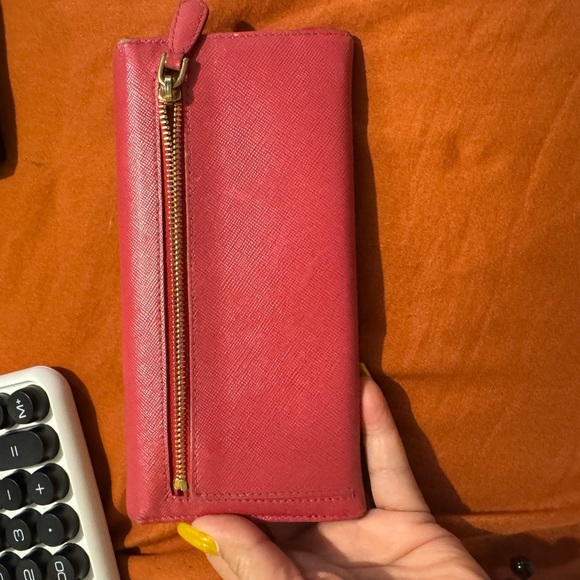 Prada Pink Wallet with Bow Detail - Picture 2 of 11